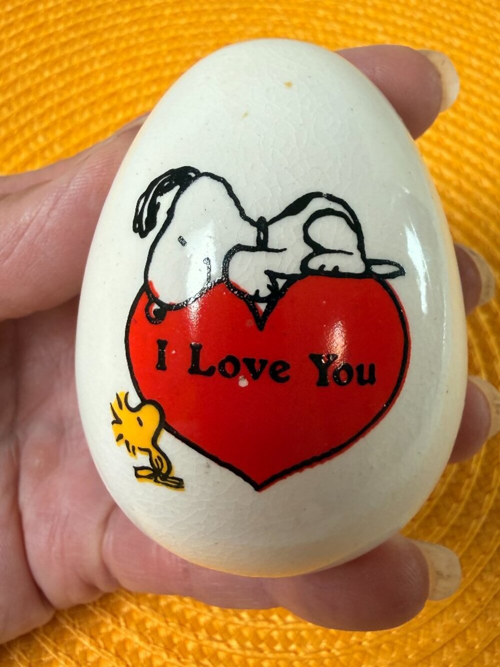 Vintage 1970's PEANUTS Snoopy Ceramic egg "I Love You"